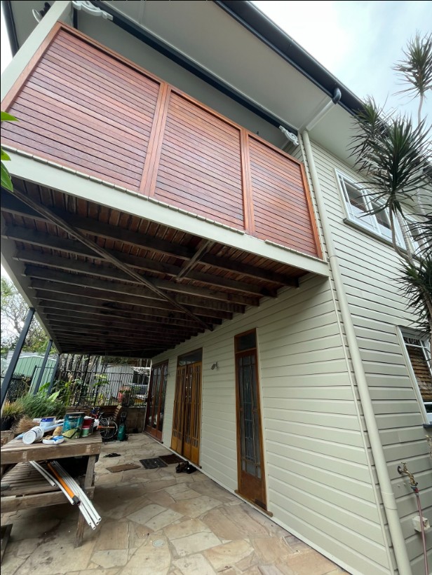 Weatherboard Home with Timber Screen